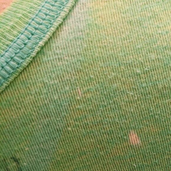 bright green y2k bleached rainbow hearts t-shirt L - Picture 3 of 4